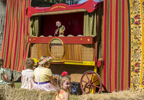 puppet wagon